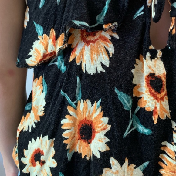 Urban outfitters - sunflower top - size S - perfect condition - Picture 3 of 4